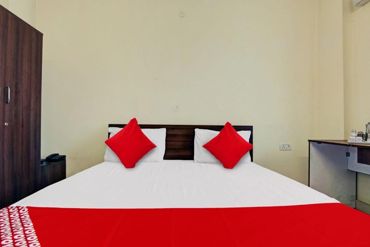 Oyo Flagship Pleasure Near Haiderpur Metro Station Hotel New Delhi